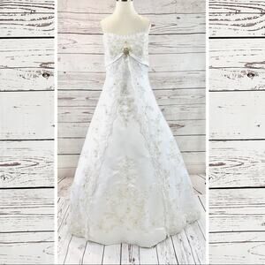 Mary's Bridal Size 14 Tulle Wedding Gown Beaded Tulle Overlay and Long Train